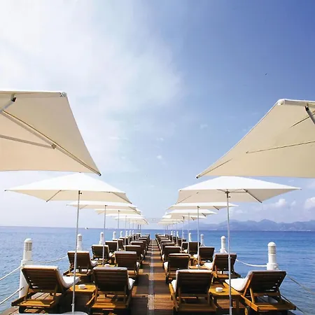 Aout 12 アパート